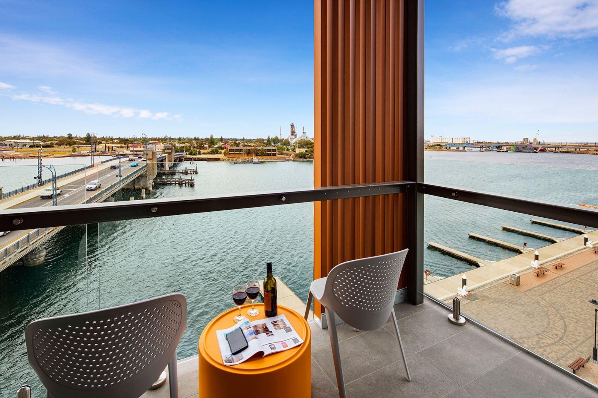 Quest Port Adelaide Aparthotel Ngoại thất bức ảnh